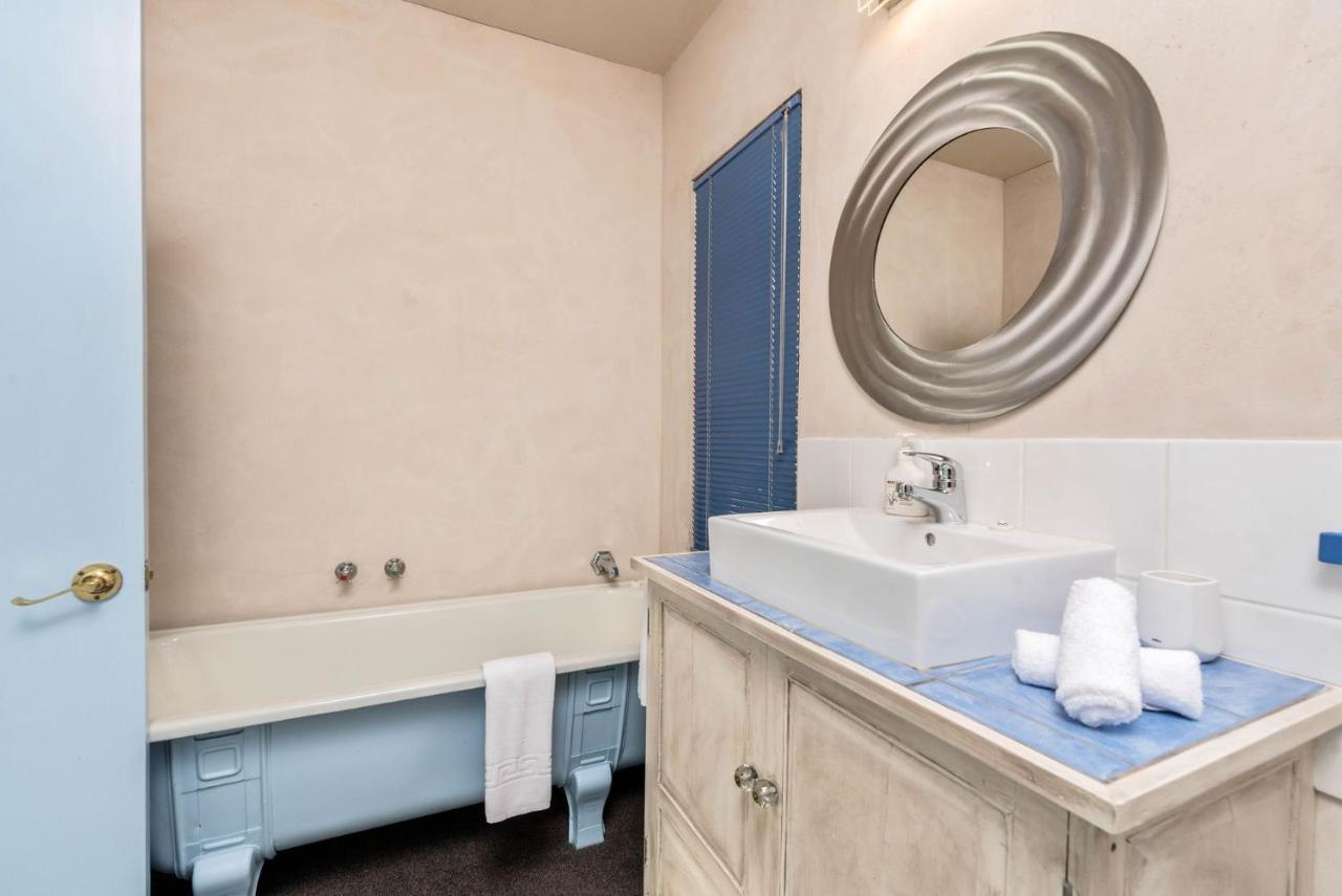 Sunny Lakeview Villa كوينستاون المظهر الخارجي الصورة